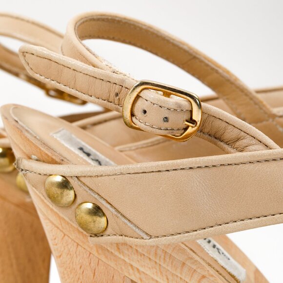 Manolo Blahnik Beige T-Strap Wood Studded Accents Sandal Heels - Picture 9 of 10